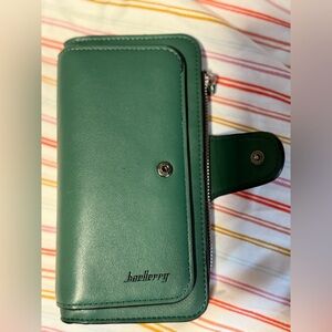 Green Leather Wallet with Snap Closure